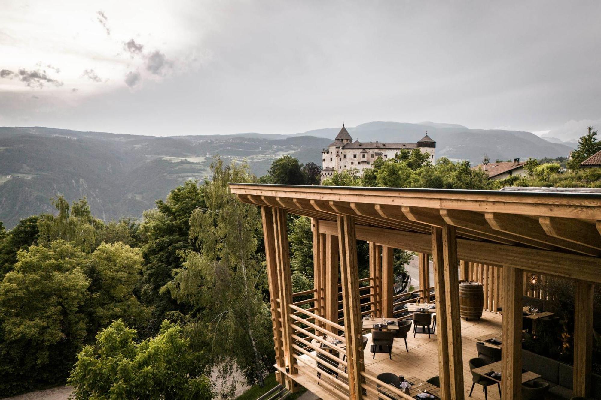 Presulis Hideaway & Restaurant 4*